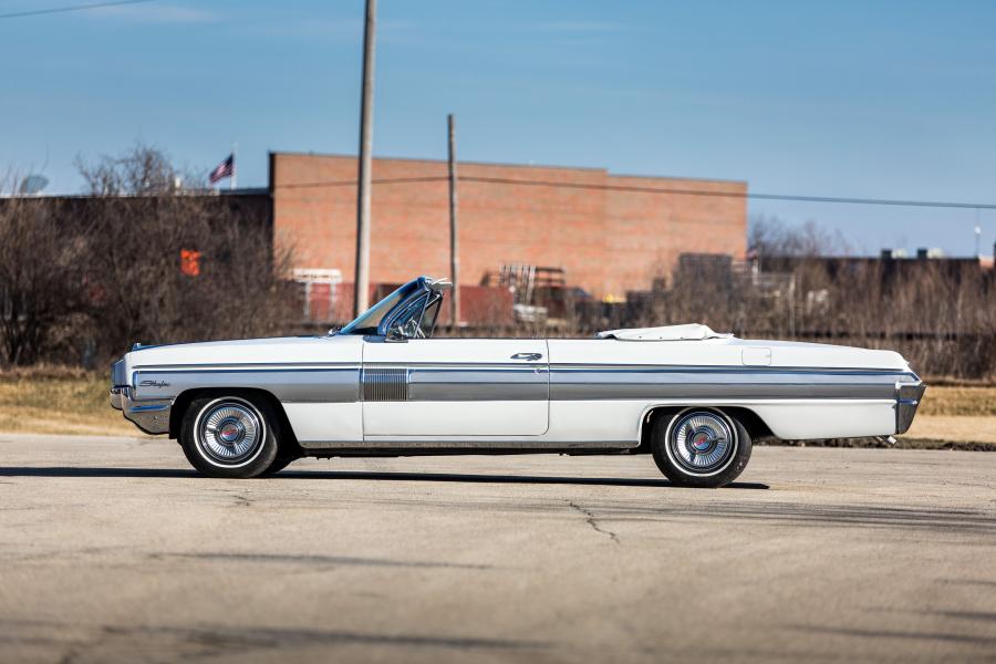  Oldsmobile Starfire Convertible (3667) 1962 года  (фото 11 из 35)